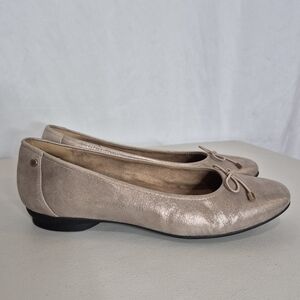 Clarks Artisan Candra Light Champagne Leather Ballet Flat Slip-On Shoe - Size 9
